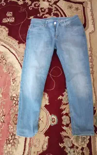 شلوار لی در حد نو