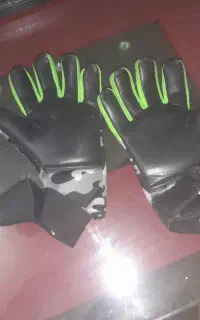 دستکش دوازه بانی