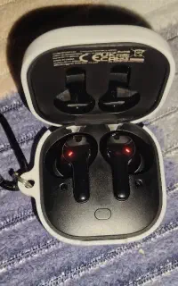 ایرپاد Qcy T13 بسیار تمیز