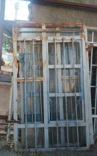 پنجره حفاظ دار