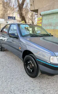 پژو 405‌ کلکسیونی و لا کاغذی
