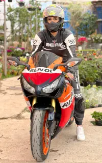 اموزش موتورسواری بانوان