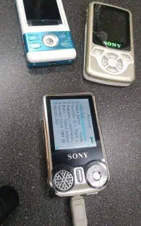 ۴ عدد دستگاه mp3 player ( نیاز به تعمیر باتری )