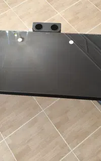 میز تلویزیون در حد نو (شیشه tempered glass)