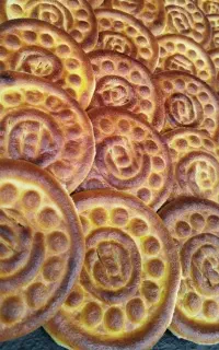کلوچه اصیل فومن ارزان تر از همه جا دونه ای ۳۵ تومن