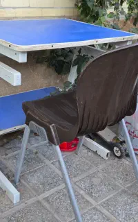 میز و صندلی مهریز هست