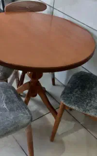 میز غذاخوری ۴ نفره در چندین مدل و طرح آماده تحویل