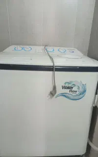 لباسشویی دوقلو پاکشوما ۹کیلویی در حد نو