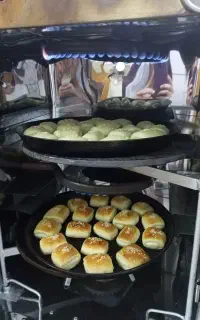 تنورش شیرینی پزی نان پزی همه کاره