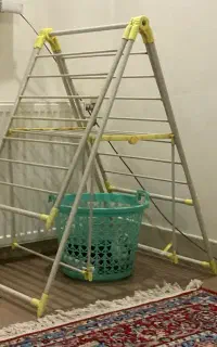 رخت اویز و سبد