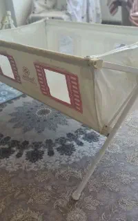 گهواره و پشه‌بند