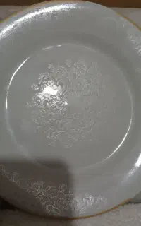 ظرف چینی ۱۸ نفره