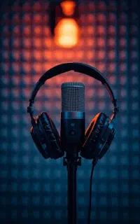 گوینده و دوبلور حرفه‌ای