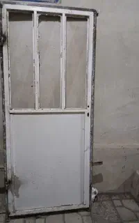 در اهنی با چهار چوب سایز ۹۰در ۲