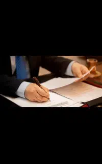 معرفی وکیل برای افراد نیازمند