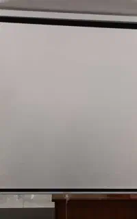 پرده دیتا و دستگاه پرژکتور