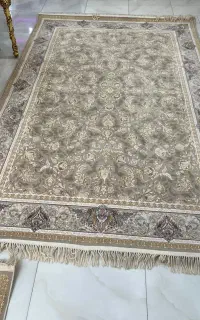 دو عدد فرش ۶ متری ۱۲۰۰ شانه به همراه یه قالیچه ۱/۵