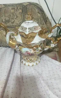 قوری طلایی