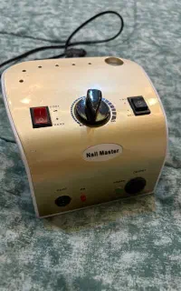 سوهان برقی nail master و دستگاه یو وی