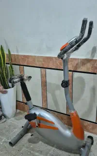 دوچرخه ثابت دیجیتالی