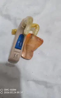 یک عدد گوشی ناشنوای