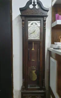 ساعت ایستاده تراش کاری شده