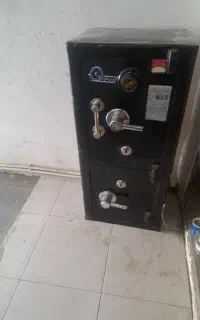 گاوصندوق  درحد صفر