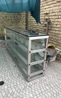 ویترین شیشه ای