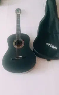 گیتار یاماهاYamaha