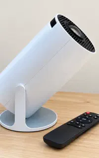 ویدئو پروژکتور HY300/فیلم و فوتبال روی دیوار خانه