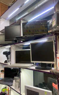 کامپیوتر لپتاپ مانیتور