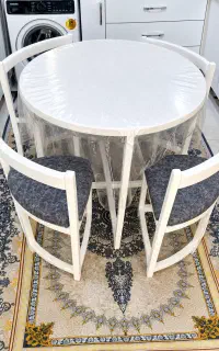 میز ناهارخوری گرد ۴ نفره همراه با ۴ صندلی