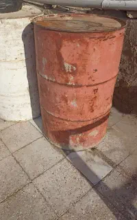 بشکه ۲۲۰ لیتری