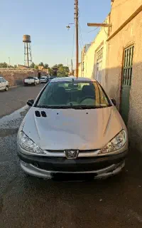 ۲۰۶ مدل۸۳ سالم و کم کار