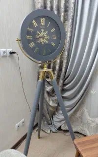 ساعت پایه دار