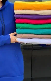 کارمند فروش ،خانم فروشنده و نیروی تمیزکار خانم