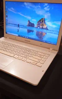 لپتاپ سامسونگ samsung