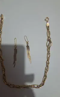 طلا حدود ۲۸ گرم