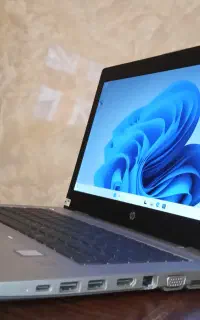 لپ‌تاپ HP ProBook 640 G5 i7 رم16G تمیز
