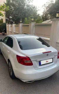 سوزوکی کیزاشی ۲۴۰۰ مدل۲۰۱۲ فول