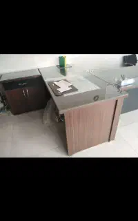 میز مدیریت و مشاور