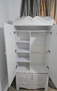 فروشنده لوازم کودک و یک عدد ماشین ظرفشویی کوچک