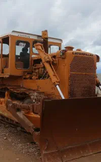 فروش یک عدد دستگاه بلدوزر D8k