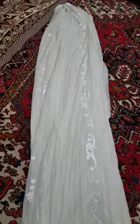 دوتا‌پرده‌‌کارکرده‌ سالم سالم فقط‌نیازبه‌شستشوداره