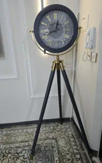 ساعت ایستاده