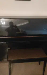 پیانو اکوستیک در حد نو