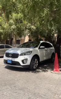 سورنتو ۲۰۱۶ فول ۶سیلندر سقف پانا خلیجی پشت فنس