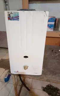 آبگرمن گازی به شرط چاقو