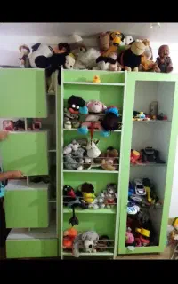 کمد و فرش اتاق بچه