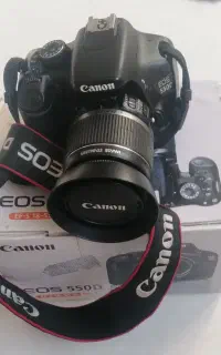 دوربین کانن 550d، لنز اصافه ۳۰۰*۷۵،سه پایه،کیف